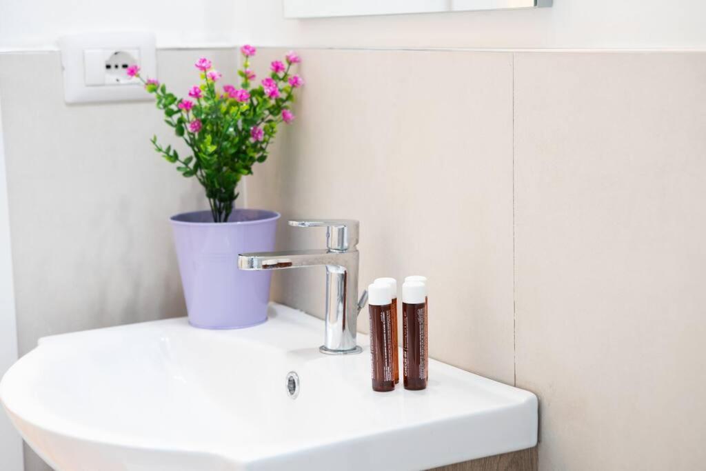 Oasi Di Relax Spa A 10 Min Dal Duomo Apartment มิลาน ภายนอก รูปภาพ